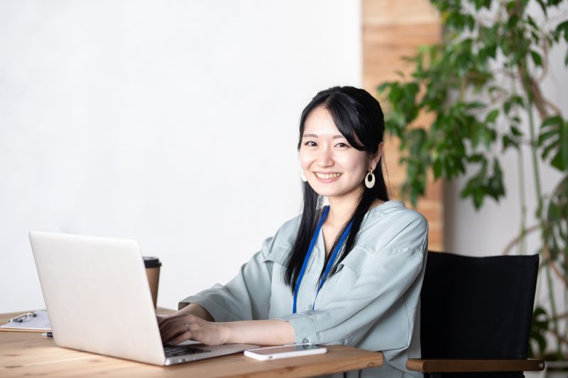 株式会社Off AXISの正社員 オンライン事務・アシスタント 平日だけ求人イメージ